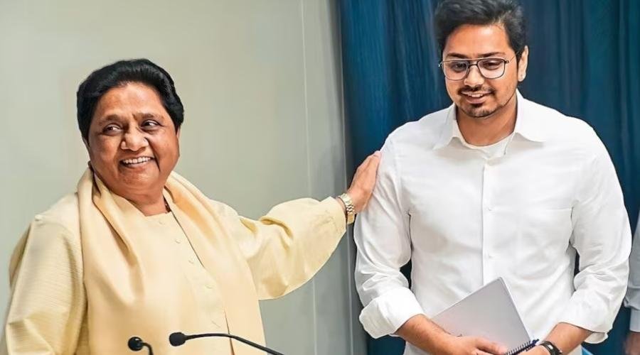 UP Politics: मायावती ने भतीजे ईशान आनंद को बसपा में दी ये बड़ी जिम्मेदारी