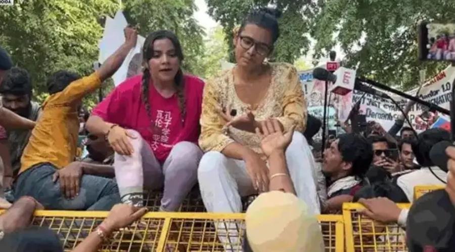 जंतर-मंतर की ओर बढ़ा नागरिक मार्च, ज्ञानेश कुमार के इस्तीफे की मांग; AAP कार्यकर्ता हिरासत में