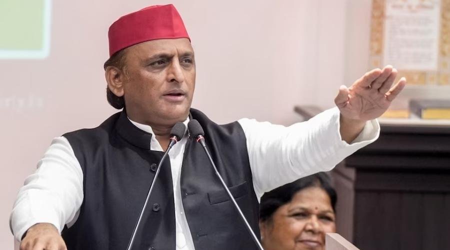 UP MLC Election: अखिलेश यादव ने मतगणना में गड़बड़ी का लगाया आरोप, शिक्षकों के अपमान का मुद्दा उठाया